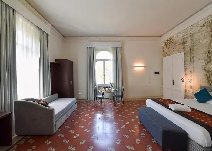 Farnese Design Oda ve Kahvaltı 4*