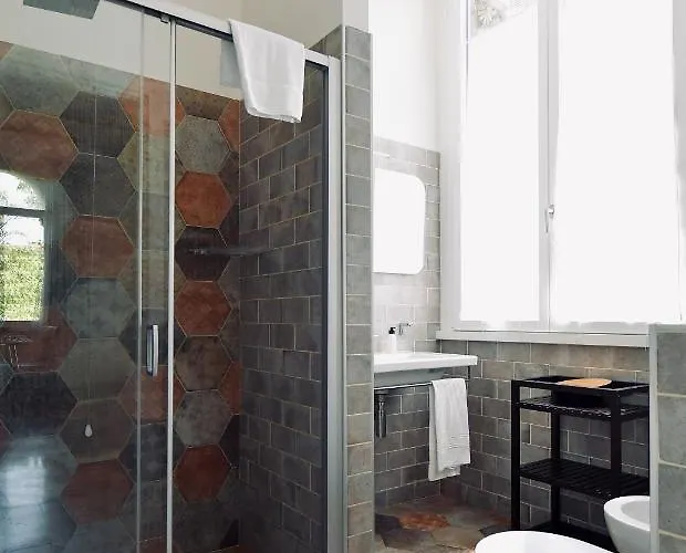 Farnese Design Oda ve Kahvaltı 4*
