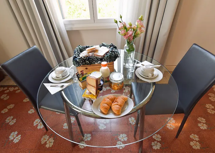 Oda ve Kahvaltı Farnese Design 4*